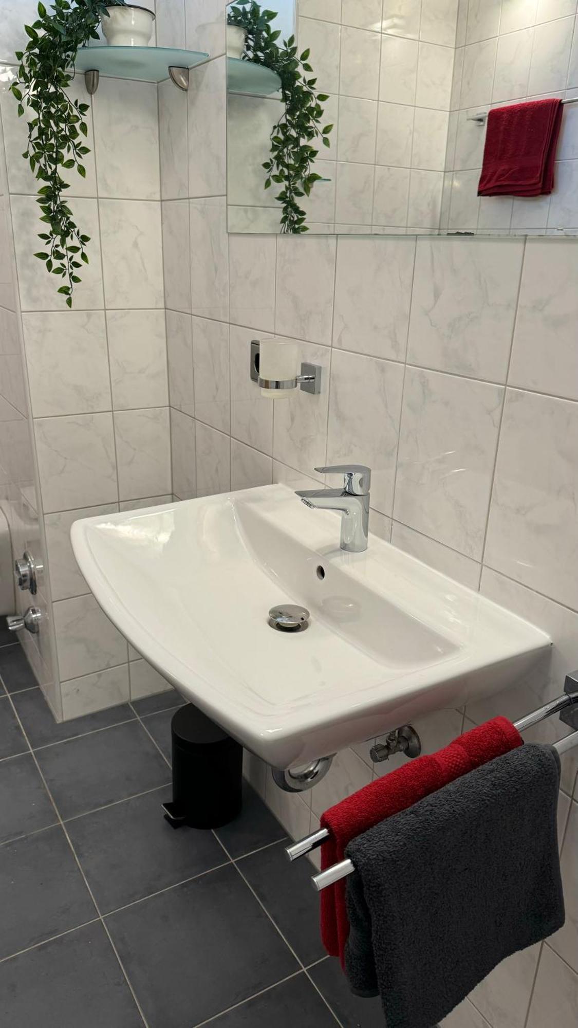 City Apartement Linz Fuer 5 Gaeste Mit Self-Checkin Und Kueche エクステリア 写真