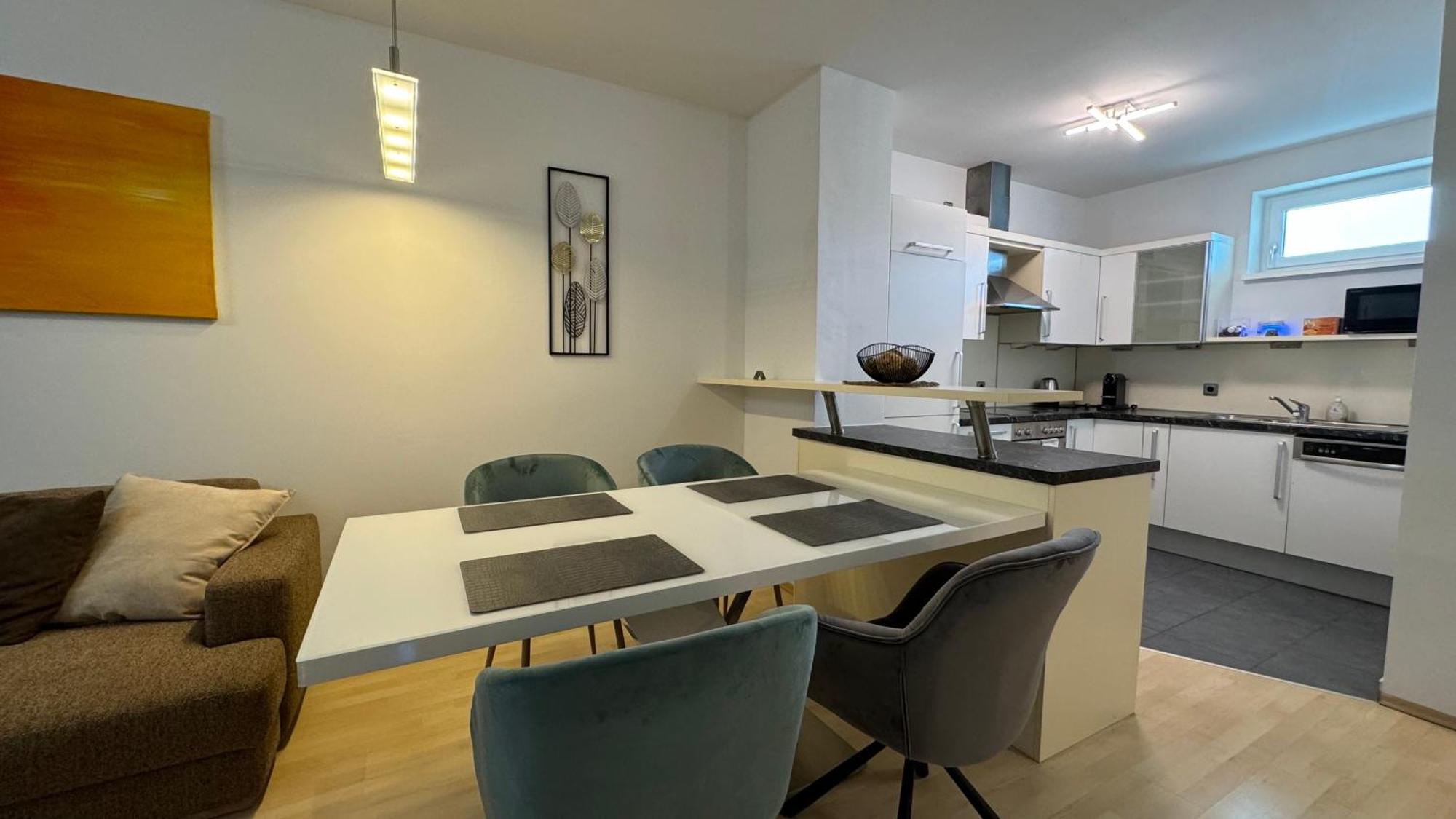 City Apartement Linz Fuer 5 Gaeste Mit Self-Checkin Und Kueche エクステリア 写真