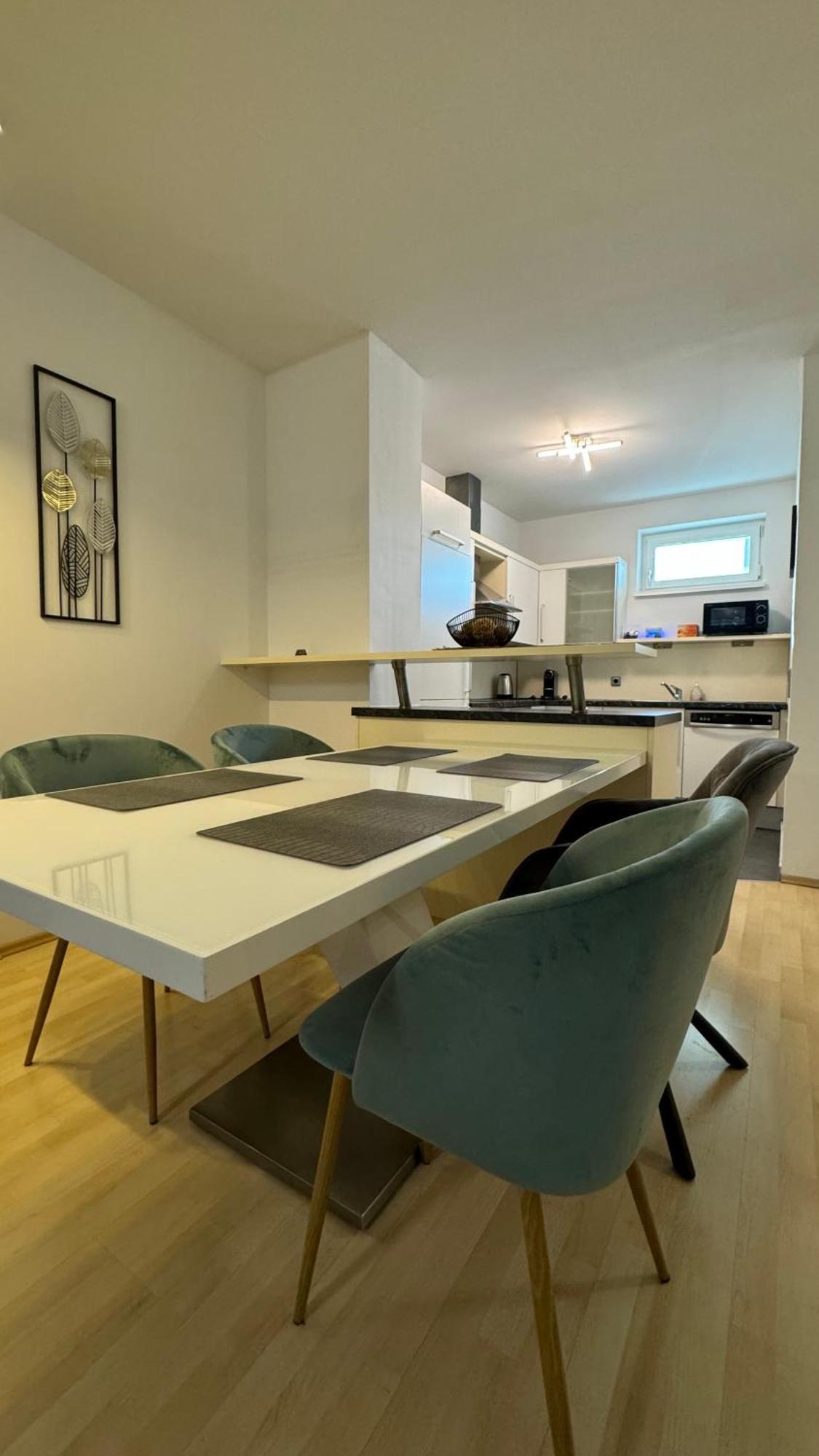 City Apartement Linz Fuer 5 Gaeste Mit Self-Checkin Und Kueche エクステリア 写真
